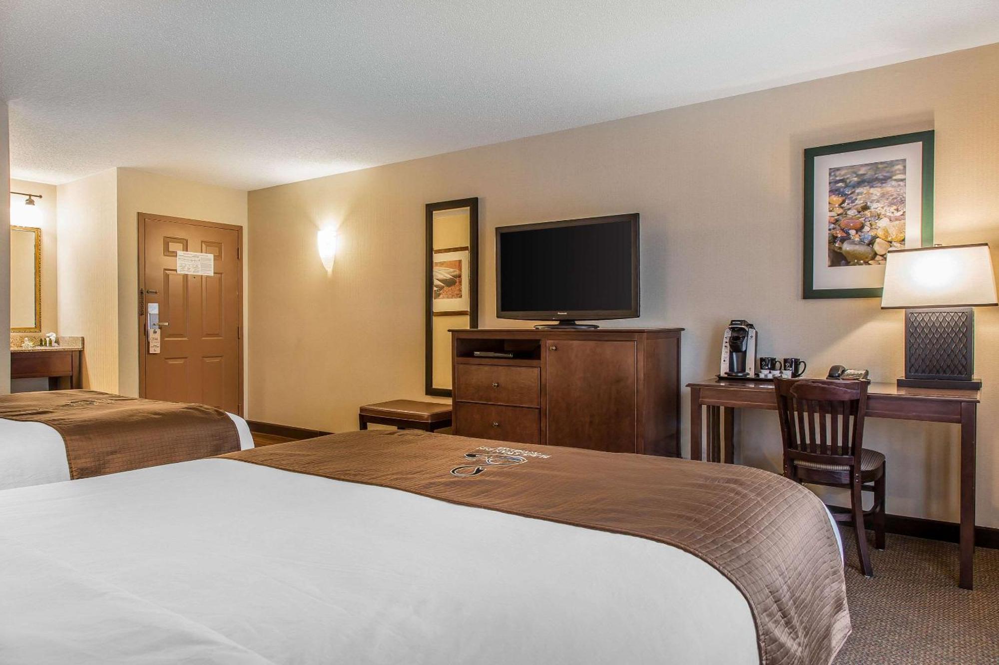 The Black Swan Lee - Lenox, Ascend Hotel Collection Esterno foto